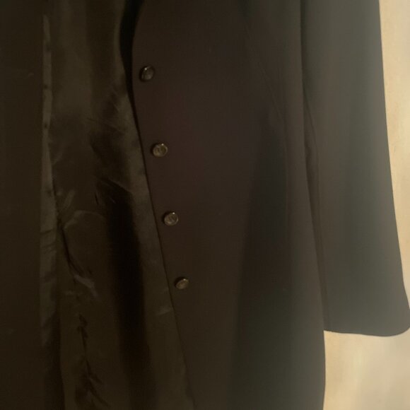 Elegant Tristan & Iseut Black Long Jacket: Size 2 - Picture 12 of 16